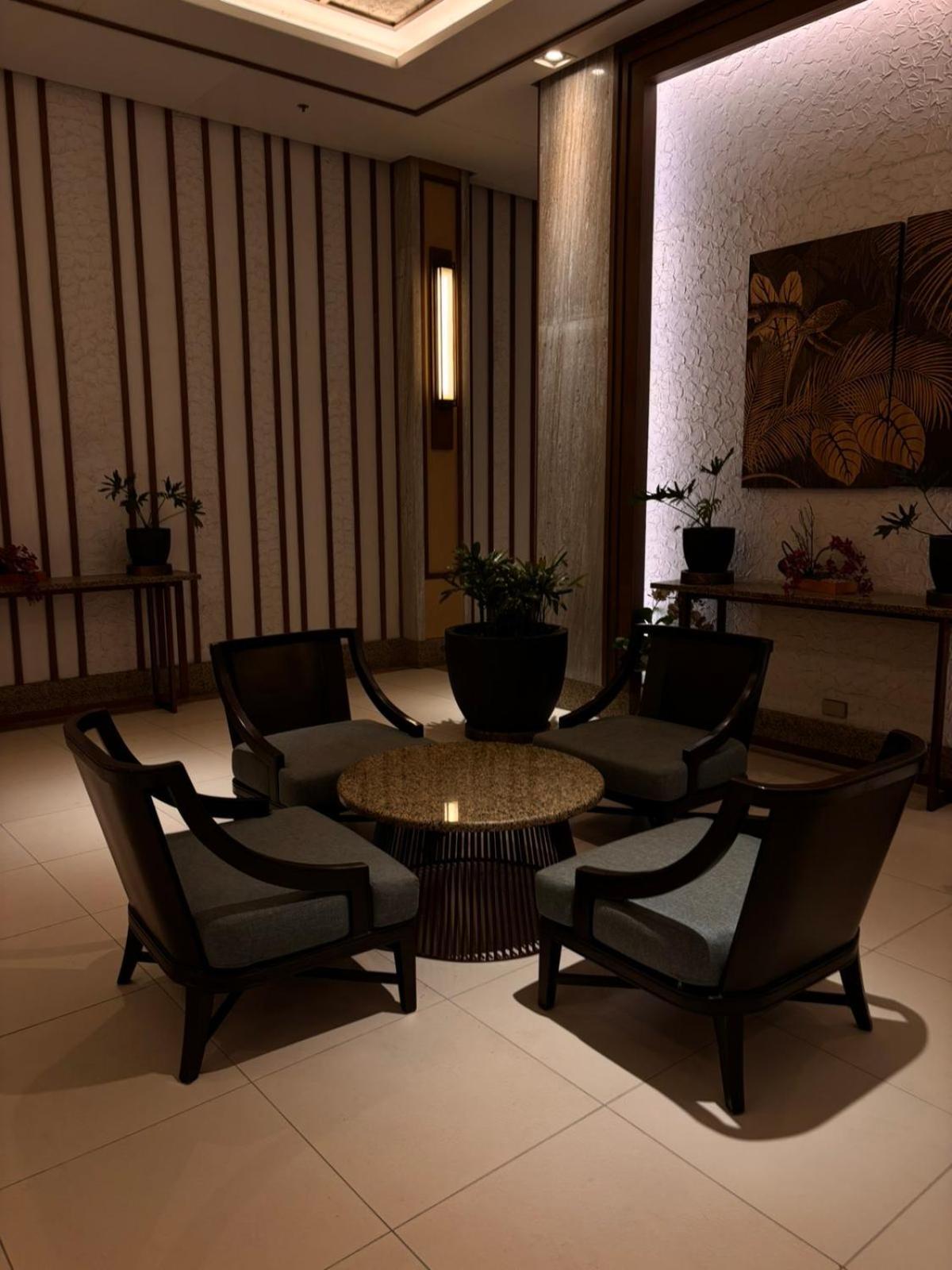 2 Bedroom Condo Unit Near Sm Bf & Naia At The Atherton By Dmci With 2 Balcony Paranaque City 외부 사진