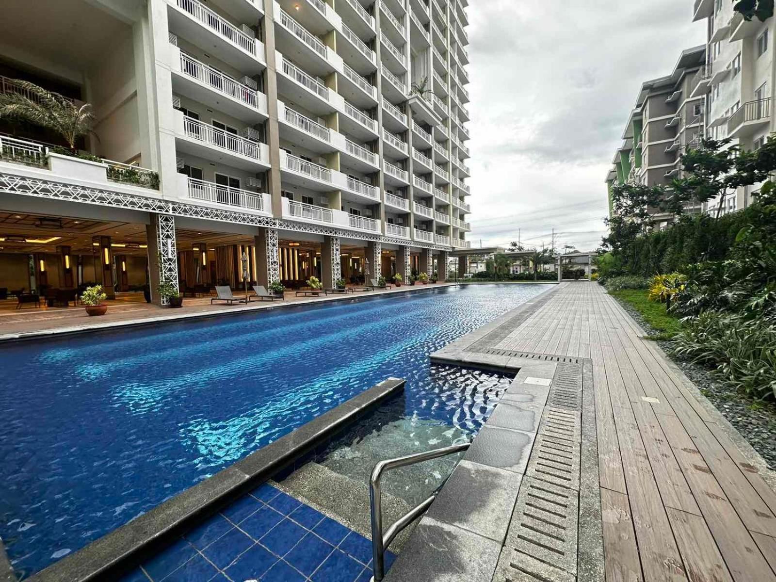 2 Bedroom Condo Unit Near Sm Bf & Naia At The Atherton By Dmci With 2 Balcony Paranaque City 외부 사진