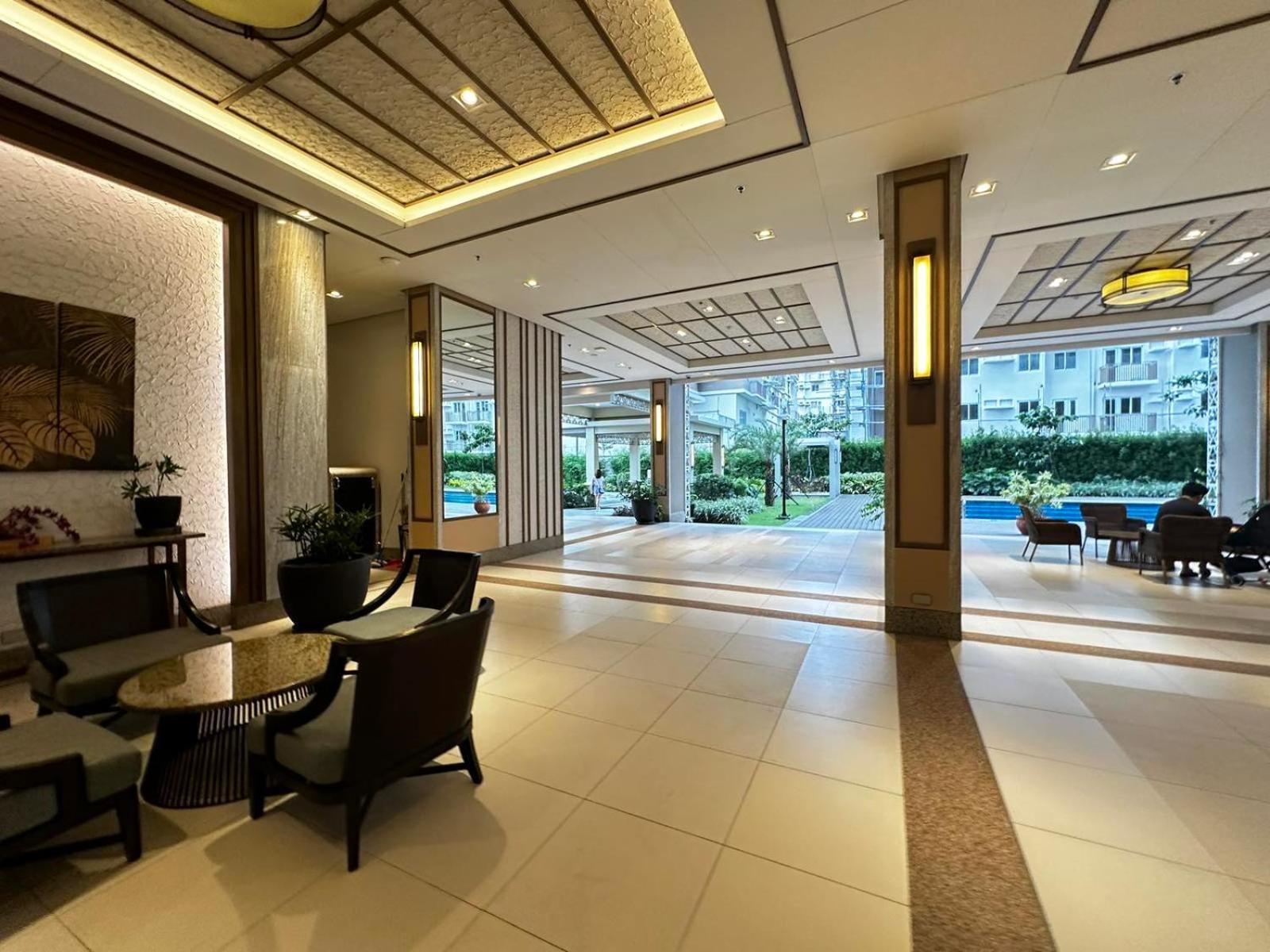 2 Bedroom Condo Unit Near Sm Bf & Naia At The Atherton By Dmci With 2 Balcony Paranaque City 외부 사진