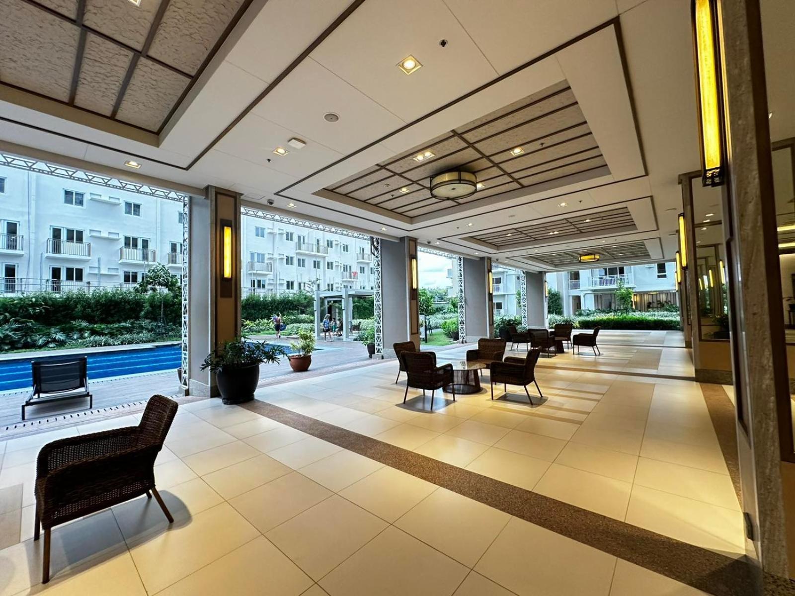 2 Bedroom Condo Unit Near Sm Bf & Naia At The Atherton By Dmci With 2 Balcony Paranaque City 외부 사진