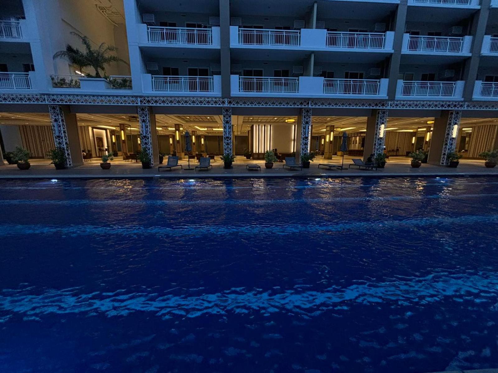 2 Bedroom Condo Unit Near Sm Bf & Naia At The Atherton By Dmci With 2 Balcony Paranaque City 외부 사진