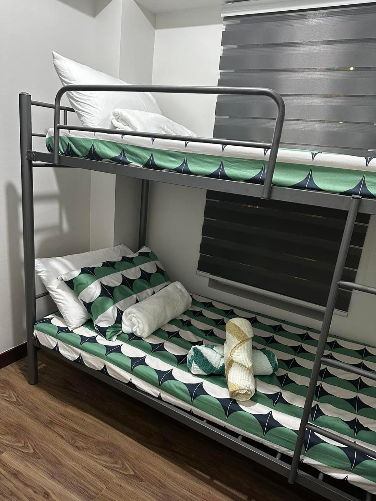2 Bedroom Condo Unit Near Sm Bf & Naia At The Atherton By Dmci With 2 Balcony Paranaque City 외부 사진